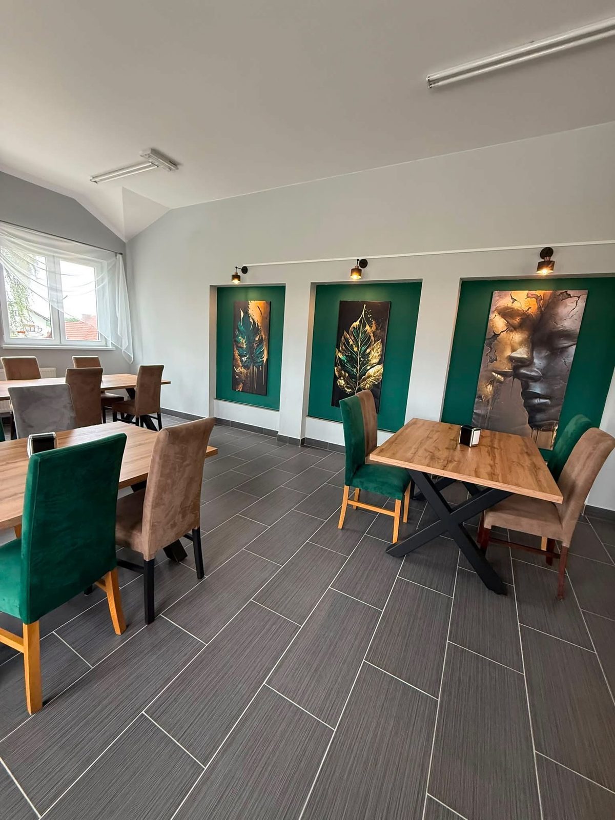 Bistro U Nas dining room